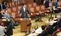 予算委員会「外交・内政の諸問題」集中審議(平成25年5月15日)の写真 クリックすると拡大写真がご覧いただけます
