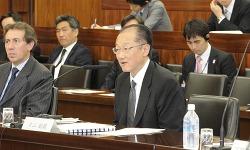 キム世界銀行グループ総裁がODA特別委員会でスピーチ(平成25年6月3日)の写真 クリックすると拡大写真がご覧いただけます