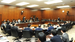 参議院外交防衛委員会 ACSA(物品役務相互提供協定)の質疑、採決(平成29年4月13日)の写真 クリックすると拡大写真がご覧いただけます