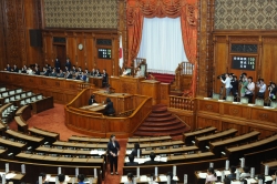 子ども国会宣言案採決(平成29年7月31日)の写真 クリックすると拡大写真がご覧いただけます