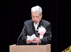 天皇陛下御在位三十年記念式典に参議院議長が参列(平成31年2月25日)、議長祝辞 クリックすると拡大写真がご覧いただけます