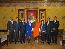ツェリン首相との会談(ブータン)(令和2年1月5日~1月11日)の写真 クリックすると拡大写真がご覧いただけます