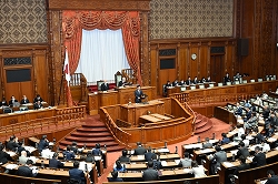 電気事業法改正案の参議院本会議における趣旨説明及び質疑(令和5年5月10日)クリックすると拡大写真がご覧いただけます
