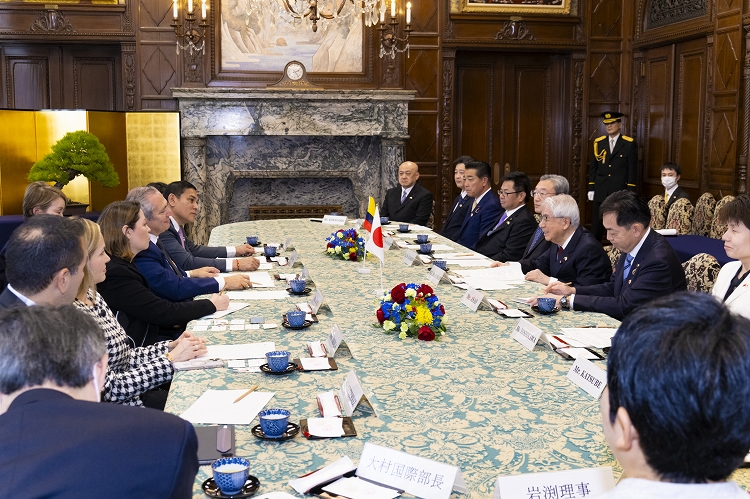ナメ・コロンビア共和国上院議長一行参議院訪問(令和6年2月14日) 、懇談の写真、クリックすると拡大写真がご覧いただけます