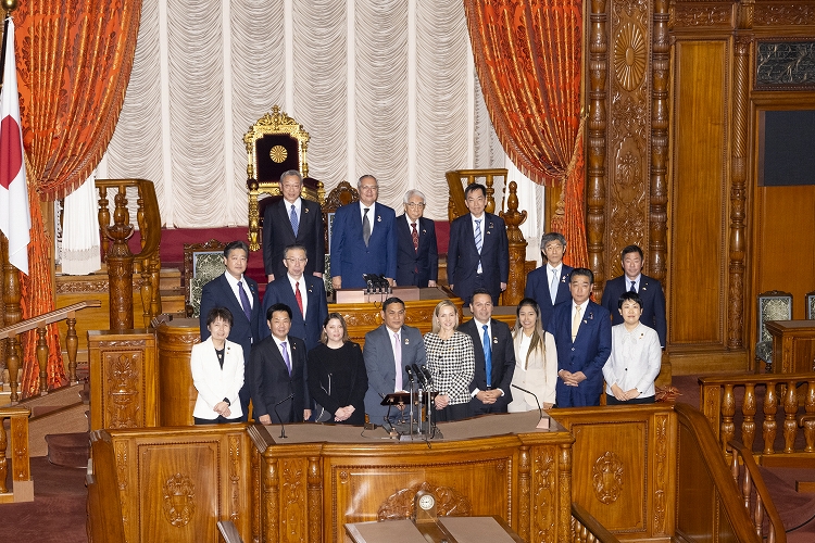 ナメ・コロンビア共和国上院議長一行参議院訪問(令和6年2月14日)、議場参観の写真、クリックすると拡大写真がご覧いただけます