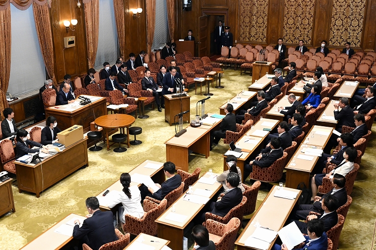 参議院政治改革に関する特別委員会 政治資金規正法改正案等の質疑、採決(令和6年6月18日) クリックすると拡大写真がご覧いただけます