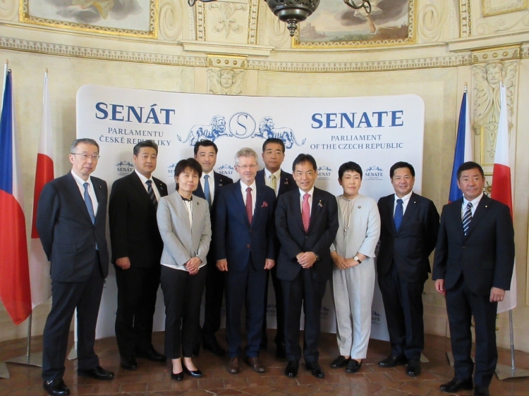 チェコ上院議長との会談の写真 クリックすると拡大写真がご覧いただけます