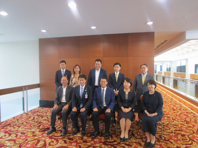 下院財政経済特別委員会委員との意見交換(マレーシア)の写真 クリックすると拡大写真がご覧いただけます