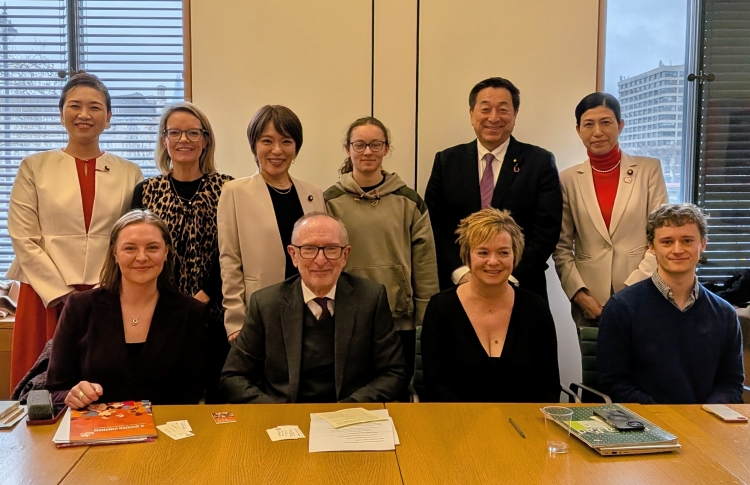 デイビス下院議員との意見交換(英国)の写真 クリックすると拡大写真がご覧いただけます