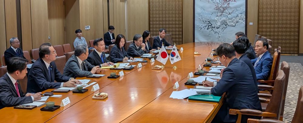 朴国会副議長との会談(韓国)の写真 クリックすると拡大写真がご覧いただけます