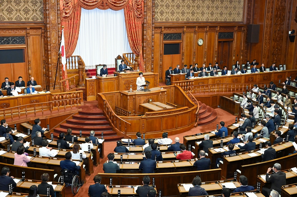 参議院代表質問（１日目）の写真